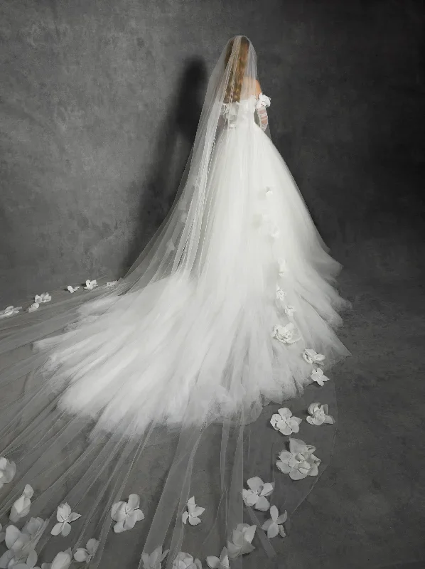 VRM351V - ALLURING FEATHERED AIRY FLOWER VEIL