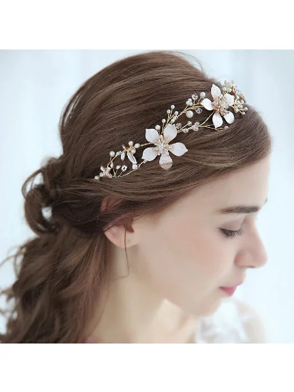 elegant-gold-flower-headband-with-rhinestone-sold-in-a-single-piece-ca50139