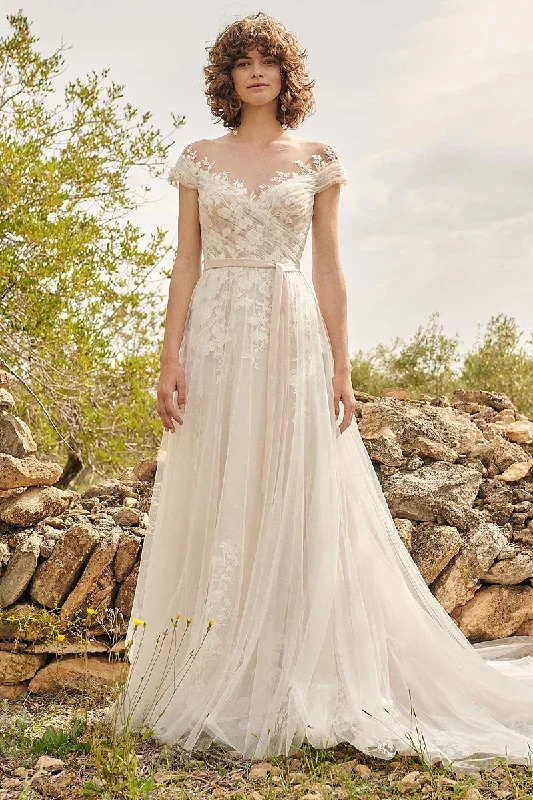 Love Allure Lace Applique Wedding Dress