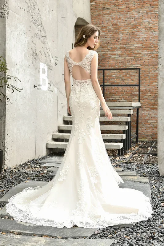 princess-v-neck-mermaid-ivory-lace-wedding-dress