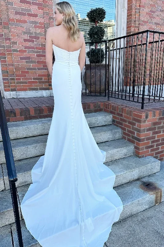 white-strapless-mermaid-long-wedding-dress