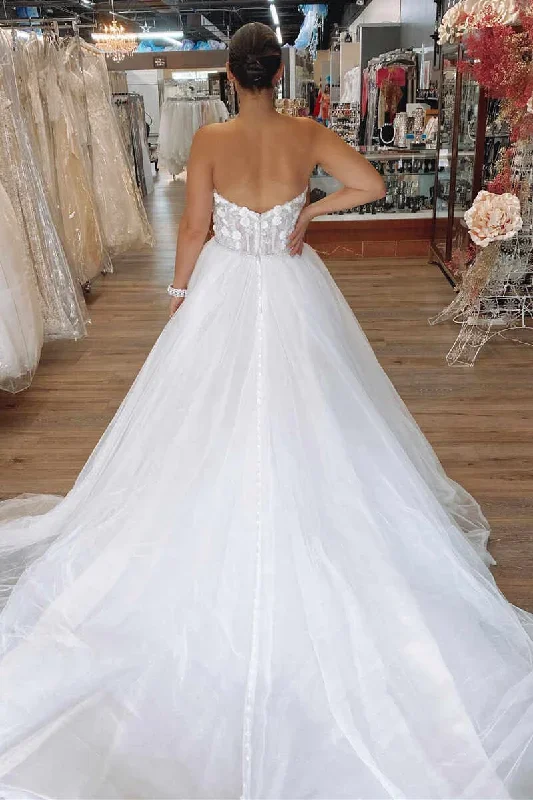 white-sweetheart-appliques-a-line-long-wedding-dress